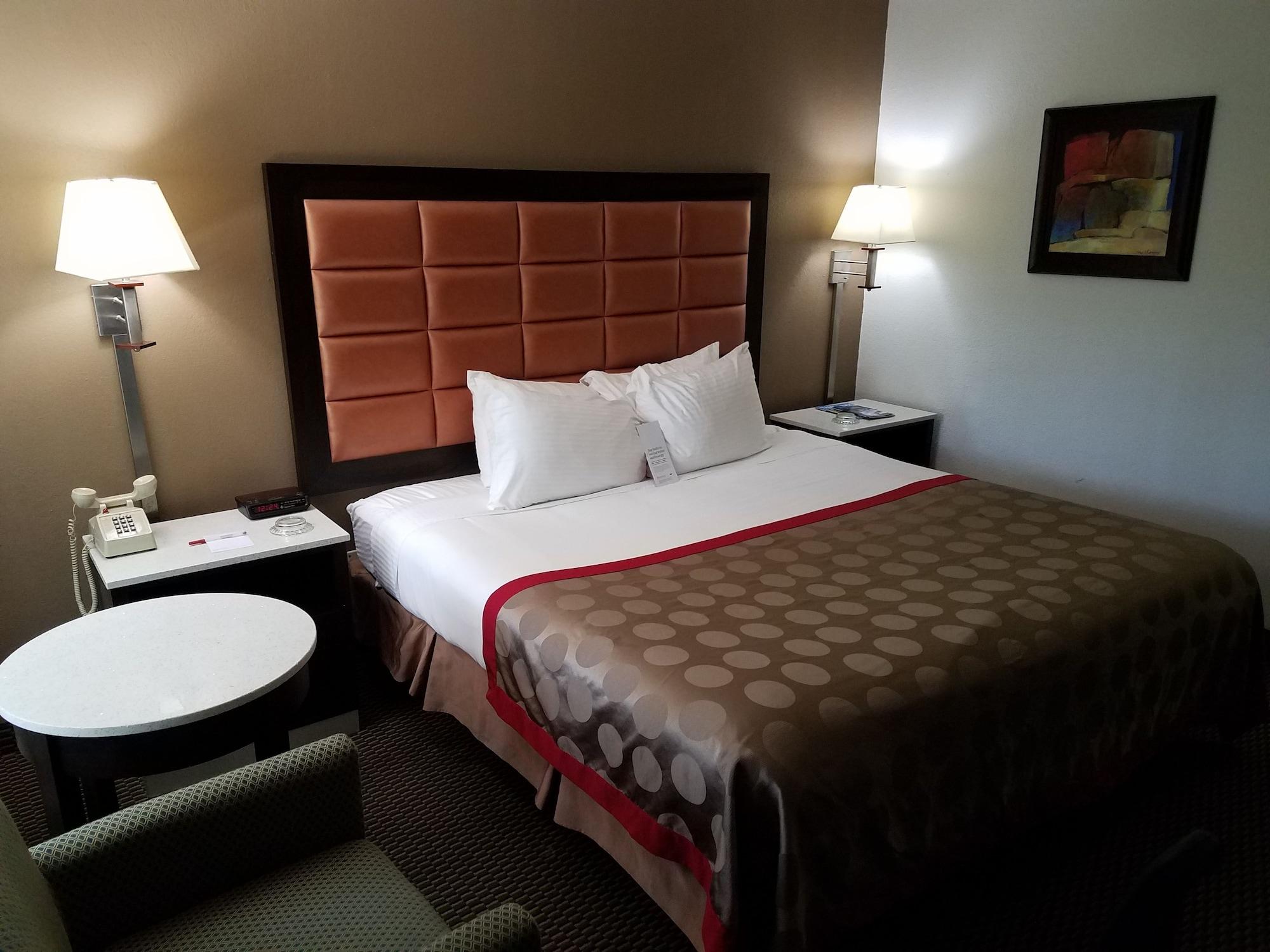 Ramada By Wyndham Temple Terrace/tampa North 3* Tampa