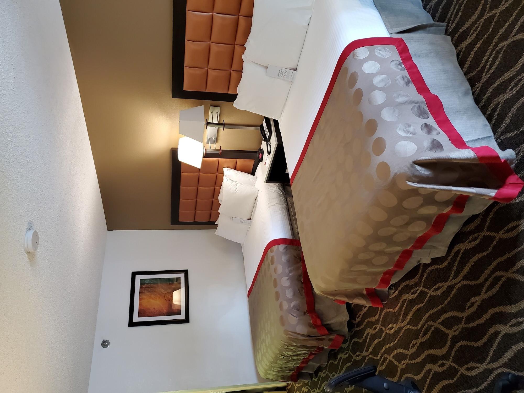 Ramada By Wyndham Temple Terrace/tampa North Hotel
