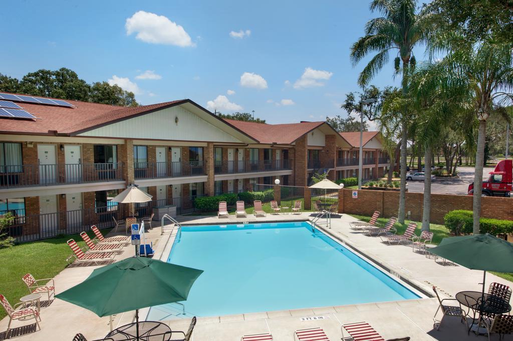 Hotel Ramada By Wyndham Temple Terrace/tampa North Tampa