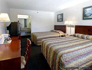 Ramada By Wyndham Temple Terrace/tampa North 3* Tampa