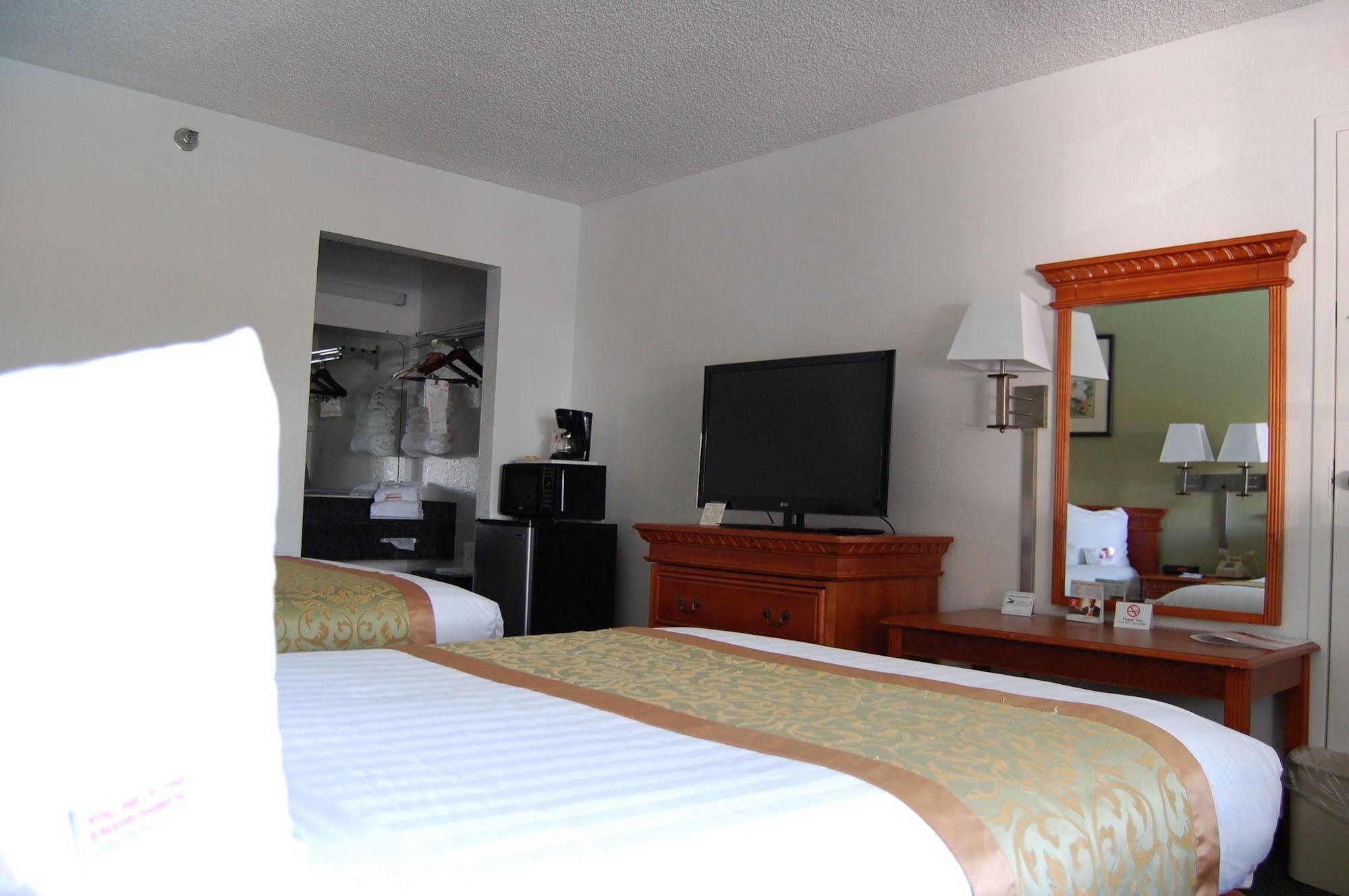 Ramada By Wyndham Temple Terrace/tampa North 3* Tampa