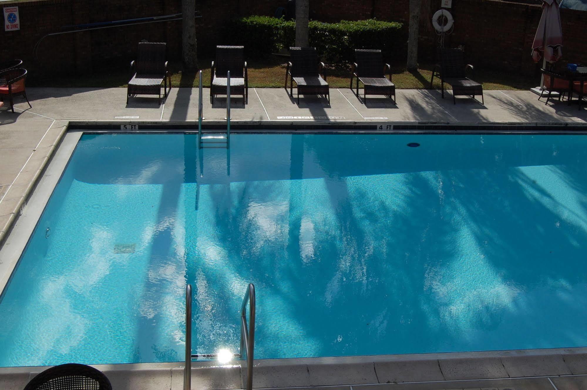 Hotel Ramada By Wyndham Temple Terrace/tampa North Tampa