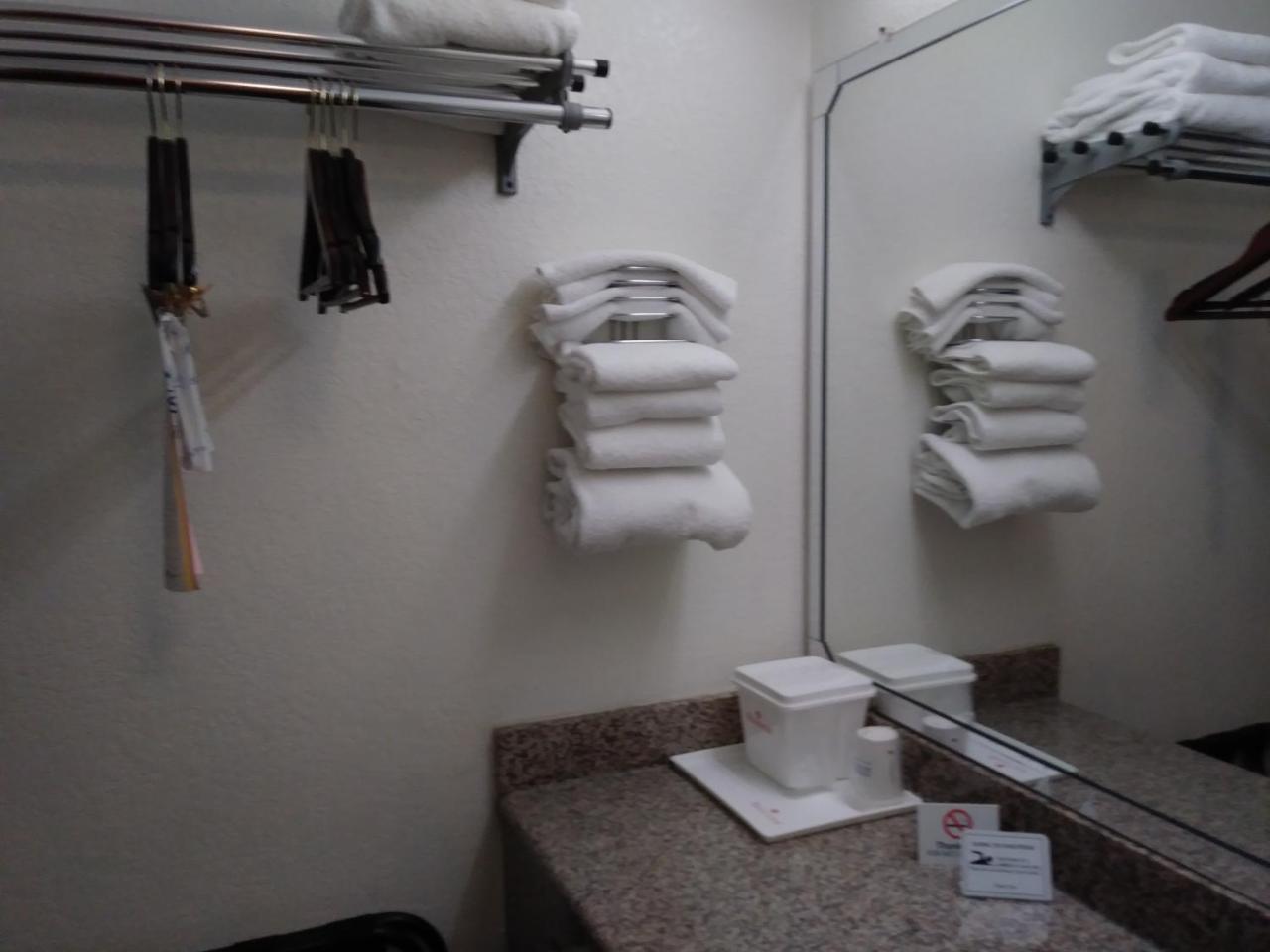 Ramada By Wyndham Temple Terrace/tampa North 3* Tampa