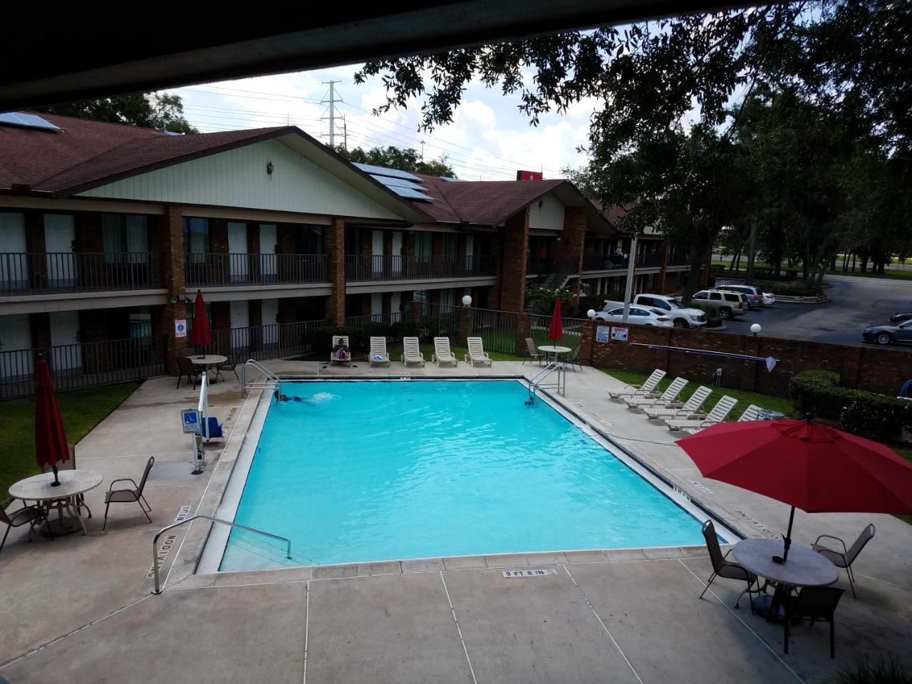 Ramada By Wyndham Temple Terrace/tampa North 3* Tampa