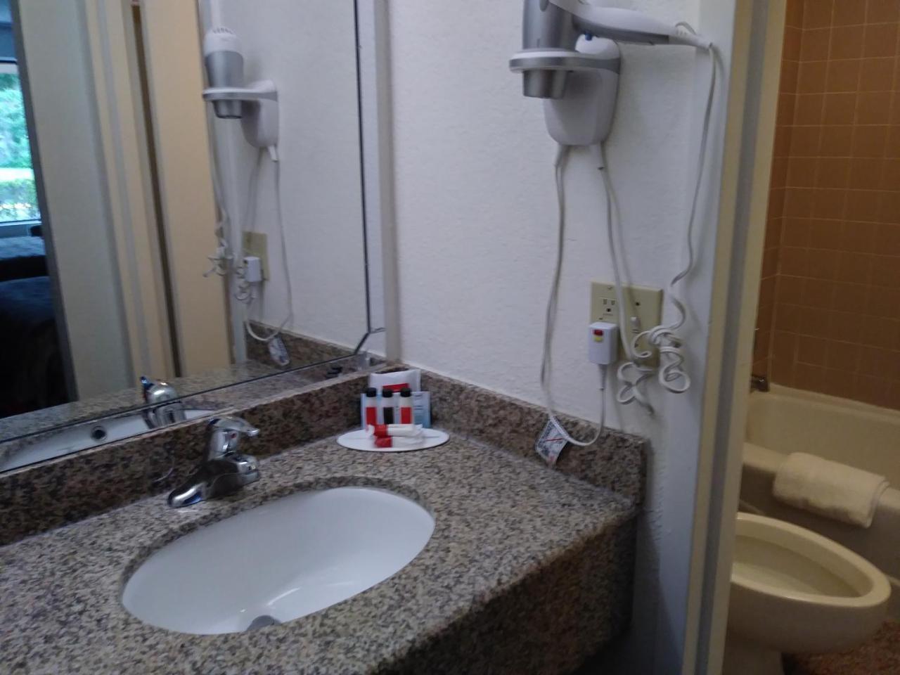 Ramada By Wyndham Temple Terrace/tampa North Hotel