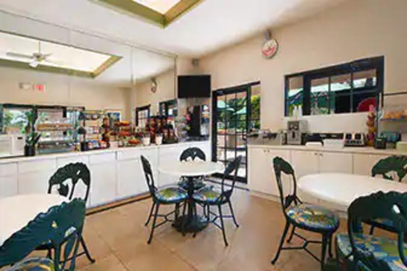 Hotel Ramada By Wyndham Temple Terrace/tampa North 3*