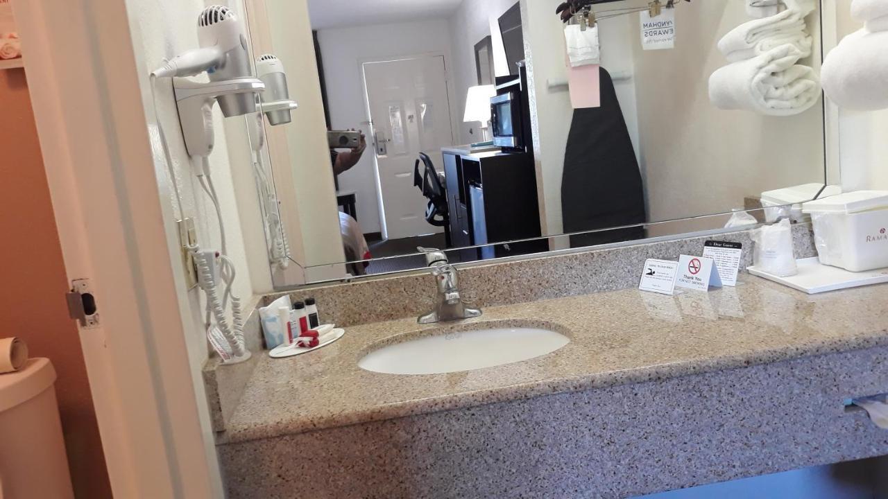 Ramada By Wyndham Temple Terrace/tampa North