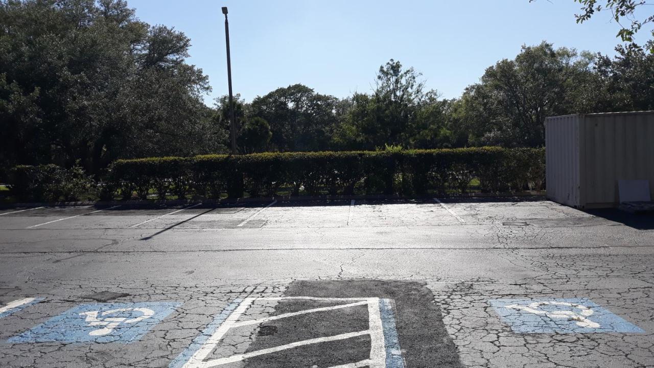 Ramada By Wyndham Temple Terrace/tampa North 3*